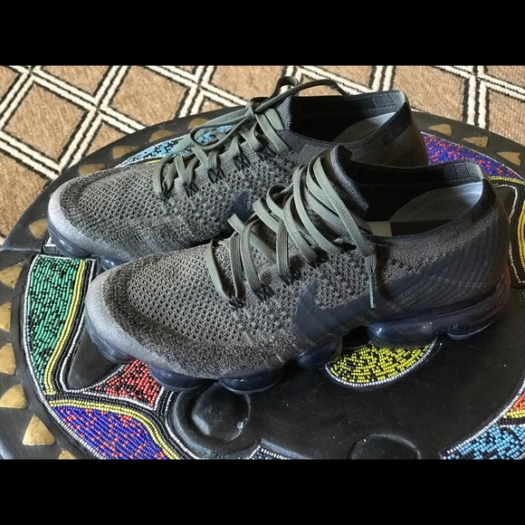 NIKE Vapormax  Khaki/Olive Green sz. 9 - Picture 4 of 7